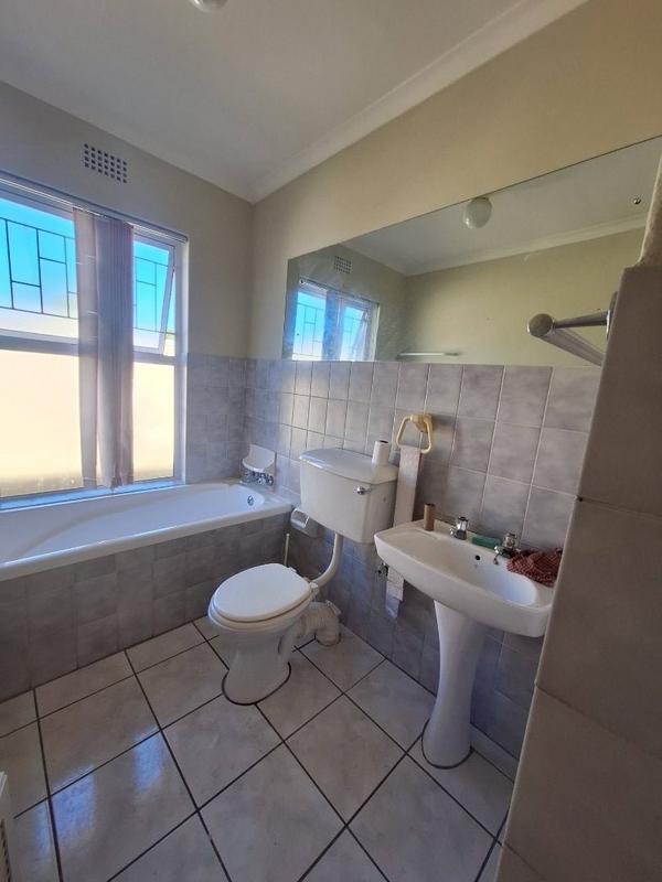 3 Bedroom Property for Sale in Plattekloof Glen Western Cape